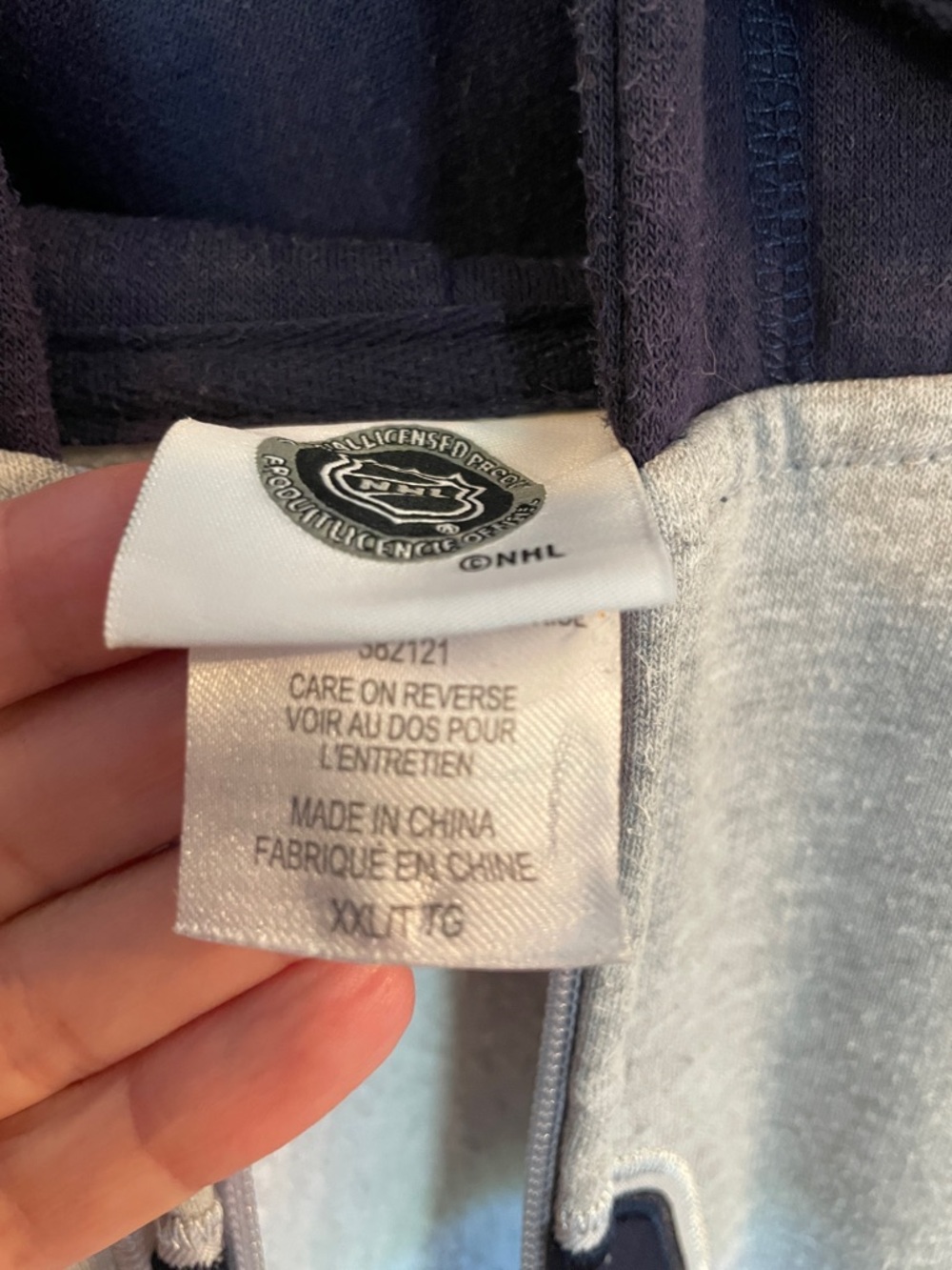 Canucks NHL Two-Tone Zip Hoodie - Picture 5 of 8